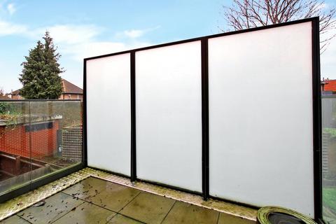 Flat 6, 101 Eltham Hill, London, SE9 5SU