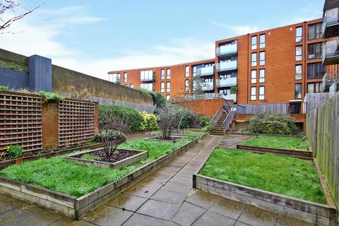 Flat 6, 101 Eltham Hill, London, SE9 5SU