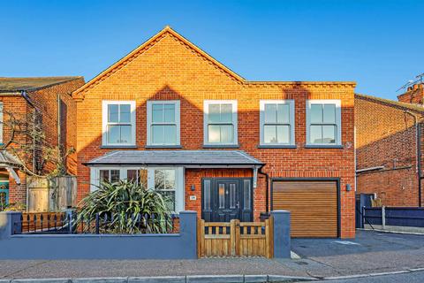 4 bedroom detached house for sale, New Road, Great Baddow, Chelmsford