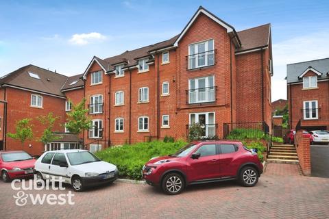 2 bedroom apartment to rent, Oasthouse Drive Waterlooville PO8