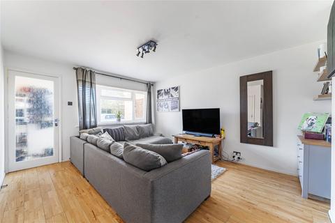 1 bedroom maisonette for sale, Willowhayne Drive, Walton-on-Thames, Surrey, KT12