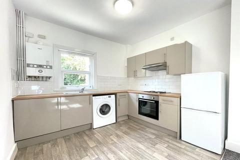 4 bedroom terraced house to rent, Merrit Road, London