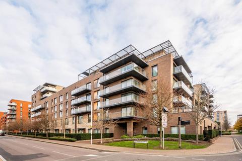 3 bedroom flat for sale, Handley Drive, Kidbrooke, London, SE3