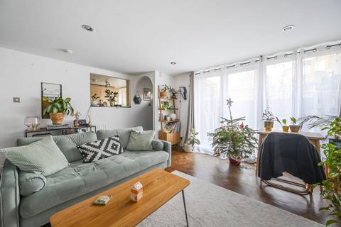 61 Burr Close, London, E1W 1ND