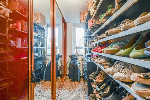 61 Burr Close, London, E1W 1ND