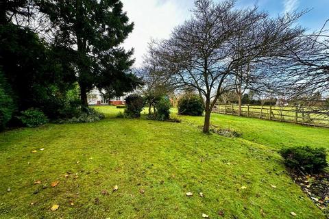 3 bedroom house to rent, Warwick Road, Chadwick End, Solihull