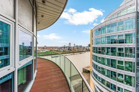 3 bedroom flat to rent, Bridges Court Road, London, SW11