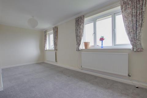 2 bedroom flat to rent, Inverness Avenue   Fareham  UNFURNISHED