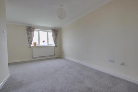 2 bedroom flat to rent, Inverness Avenue   Fareham  UNFURNISHED