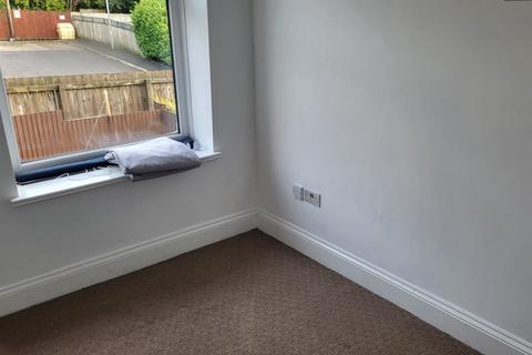 2 bedroom terraced house to rent, Manchester Road, Haslingden BB4