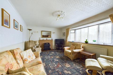 4 bedroom detached bungalow for sale, Grove Road, Sutton-On-Sea LN12