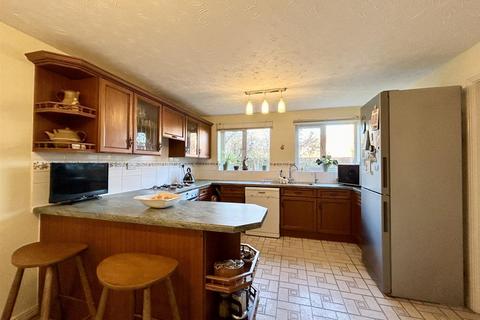 4 bedroom detached house for sale, Horseshoe Paddock, Telford TF4