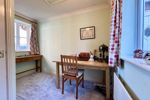 12 Horseshoe Paddock, Lawley Bank, Telford, TF4 2PT