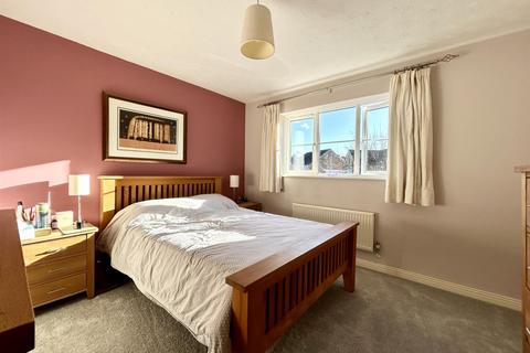 12 Horseshoe Paddock, Lawley Bank, Telford, TF4 2PT