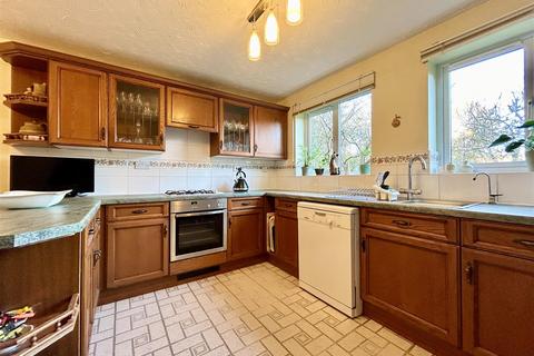 12 Horseshoe Paddock, Lawley Bank, Telford, TF4 2PT