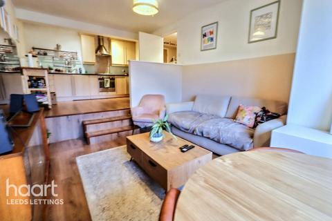 2 bedroom flat to rent, North Street, Leeds