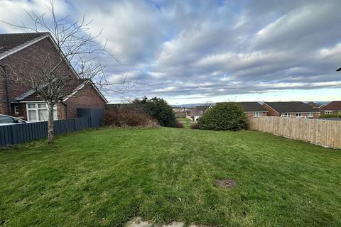 Land for sale, site adjacent to 14 Wallace Brae Avenue, Reddingmuirhead, Falkirk FK2