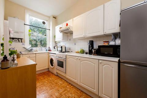 2 bedroom flat to rent, Mercers Road, London N19