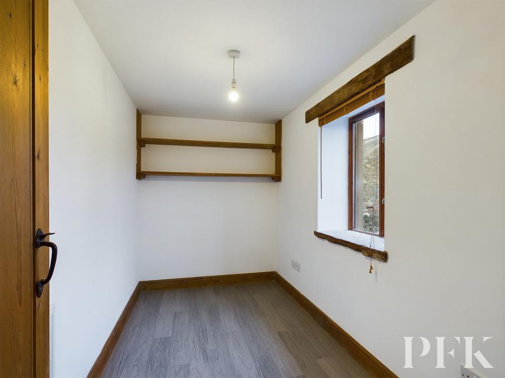 Office/Bedroom 5