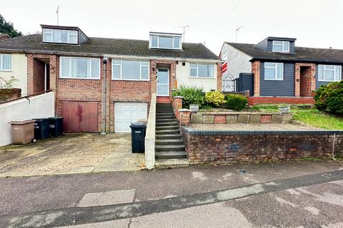 3 bedroom semi-detached house to rent, Saywell Road, Luton, Bedfordshire, LU2