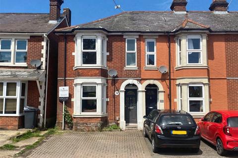 3 bedroom end of terrace house to rent, Winchester Road, Hampshire SO51