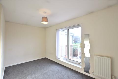 3 bedroom semi-detached house to rent, Grebe Close, Dunston, NE11