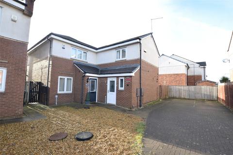 3 bedroom semi-detached house to rent, Grebe Close, Dunston, NE11