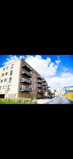 2 bedroom flat to rent, Starboard Crescent Chatham ME4