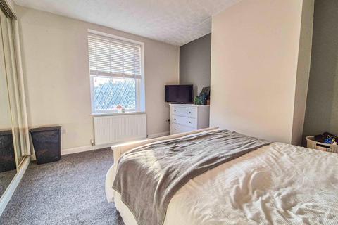 19 Catherine Street, Lees, Oldham, OL4 5AN