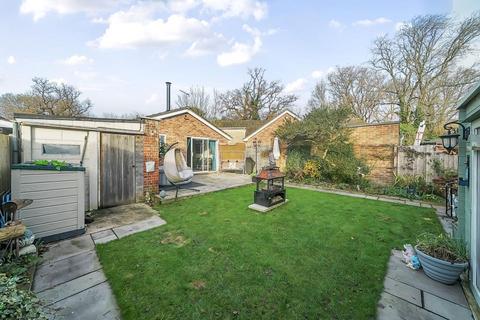 2 bedroom detached bungalow for sale, Thatcham,  Berkshire,  RG18