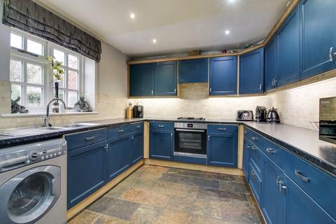 4 bedroom semi-detached house for sale, Queen Street, Rawdon, Leeds, West Yorkshire, LS19