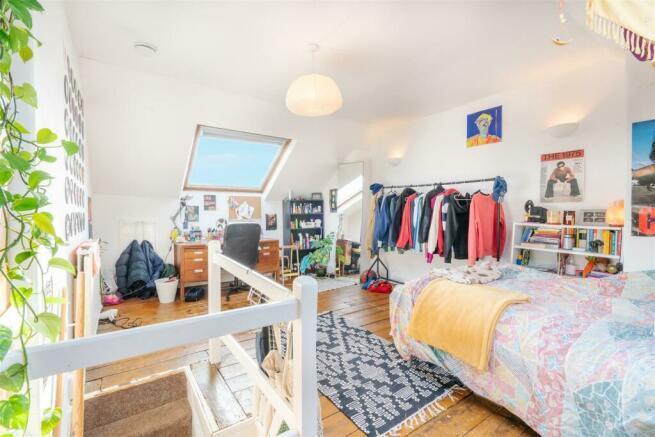 Attice bedroom