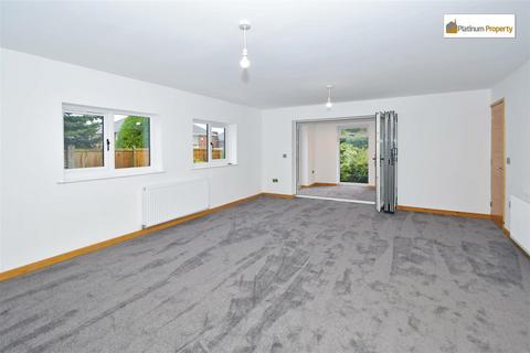 4 bedroom detached bungalow for sale, Heathfield Grove, Stoke-On-Trent ST3