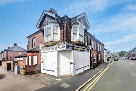 Retail property (high street) for sale, Union Street, Dunstable, Bedfordshire, LU6 1EY