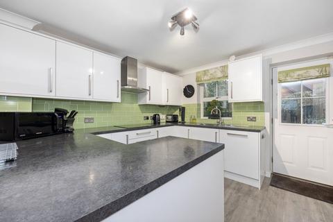 23 Walton Drive, Horsham, RH13 6RQ