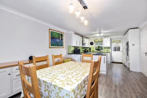 23 Walton Drive, Horsham, RH13 6RQ