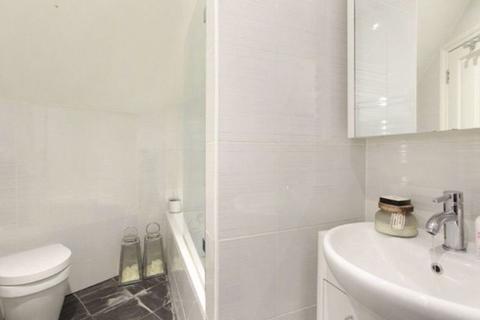 1 bedroom flat to rent, Lynn Road, Clapham SW12