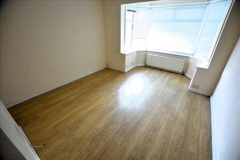 2 bedroom flat for sale, Park Way, Feltham, Middlesex, TW14