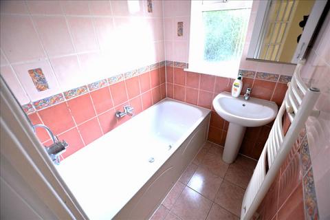 19 Park Way, Feltham, TW14 9DH