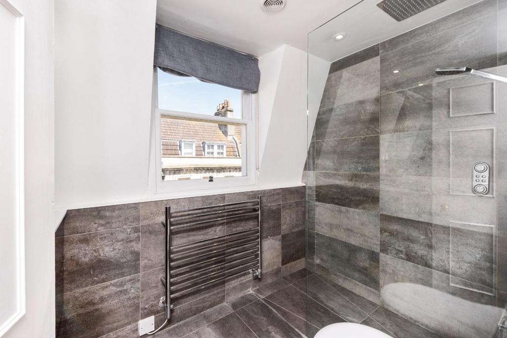 Flat 3, 24 New King Street, Bath, BA1 2 BT-6.jpg