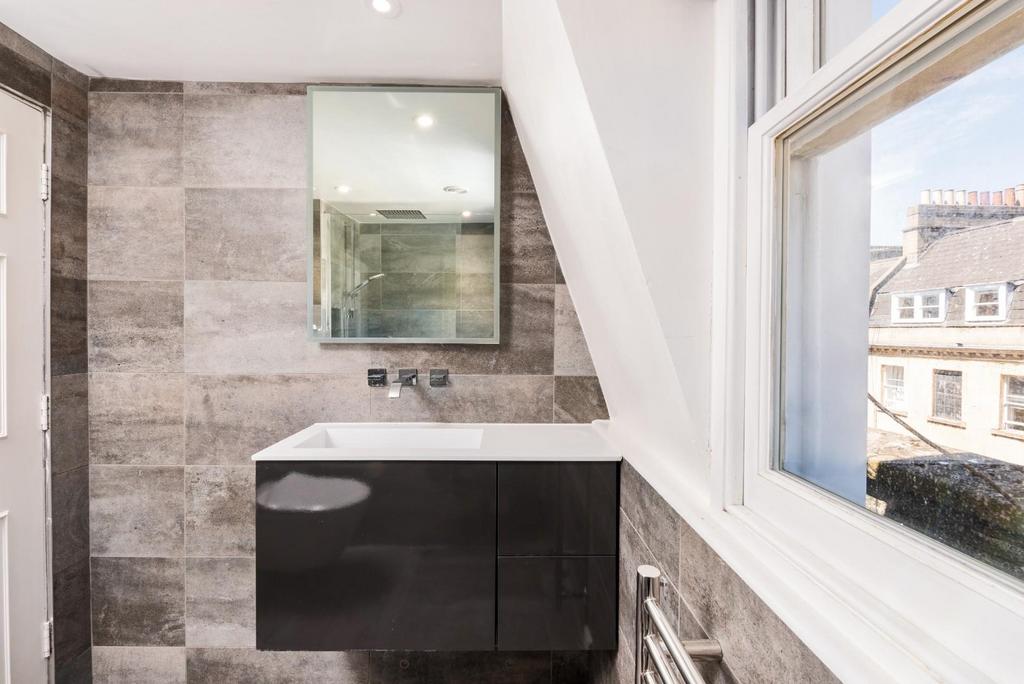 Flat 3, 24 New King Street, Bath, BA1 2 BT-7.jpg