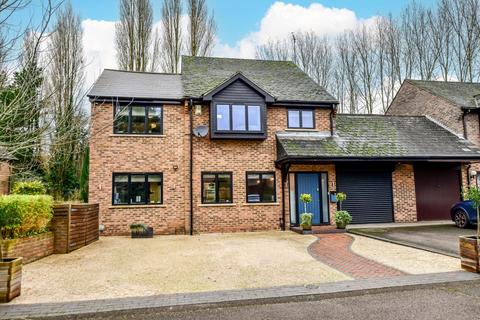 4 bedroom detached house for sale, Kings Meadow, Kings Langley, WD4