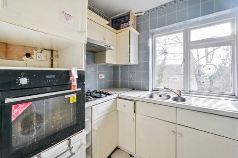 3 bedroom flat for sale, Cranleigh Close, Anerley, London, SE20