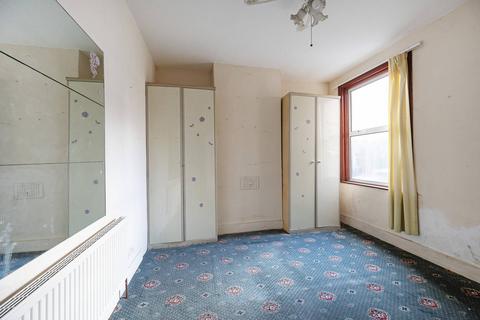 1 bedroom flat for sale, Bloxhall Road, Leyton, London, E10