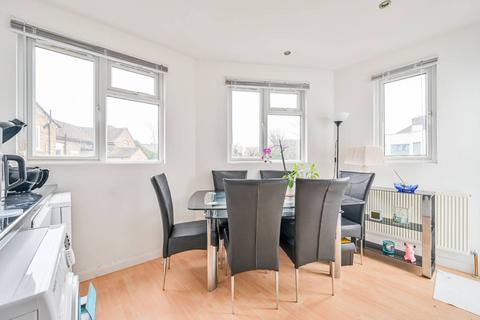 34 Ravensbourne Park, London, SE6 4RW