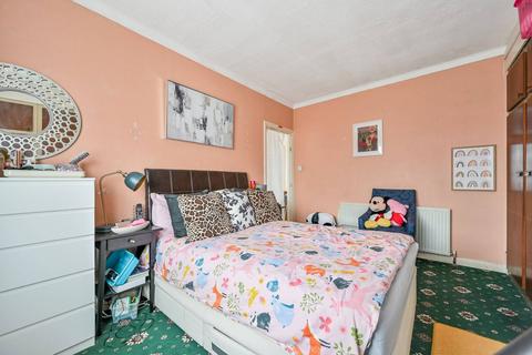 34 Ravensbourne Park, London, SE6 4RW