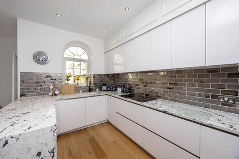 5 bedroom end of terrace house for sale, The Strand, Brighton BN2