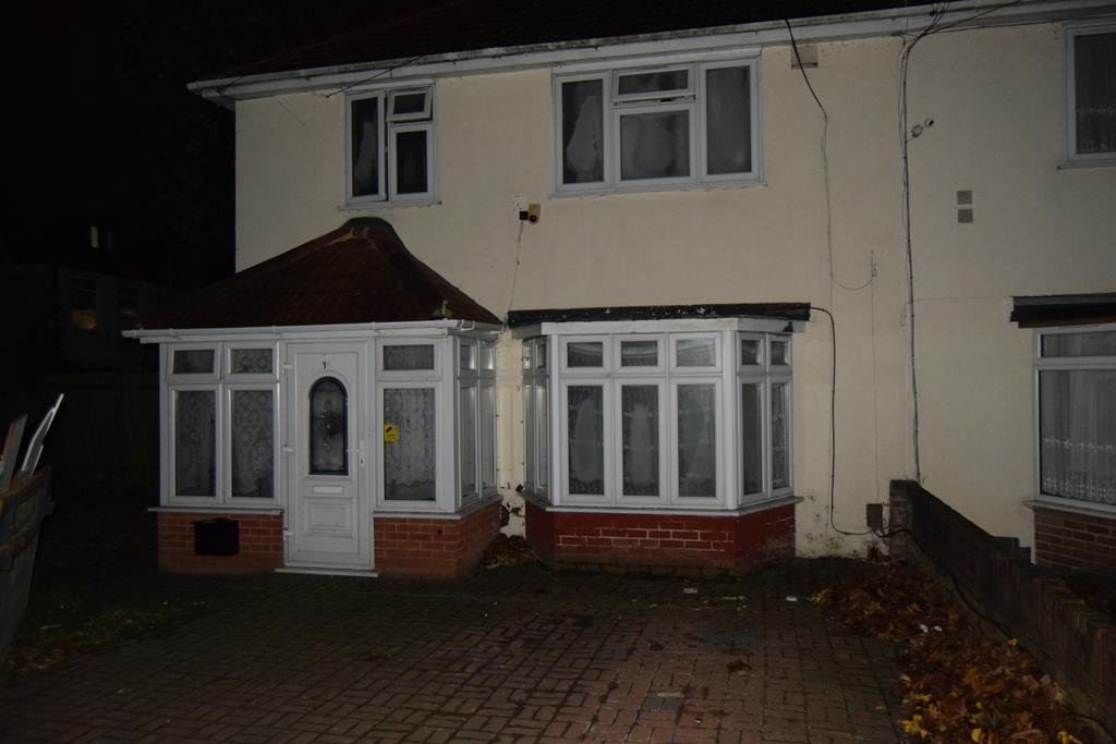 4-Bedroom House for Rent - Hounslow (TW5 9 JR)
