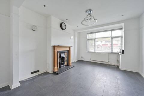 3 bedroom end of terrace house to rent, Hillcross Avenue, Morden, SM4