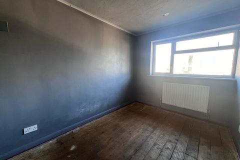 16 Highbury Gardens, Ramsgate, CT12 6QG